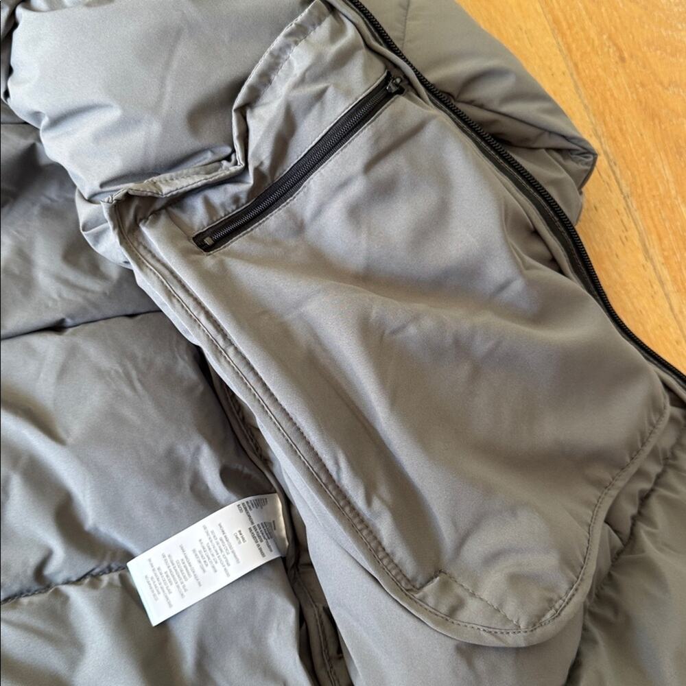 DKNY Hooded Puffer Parka Winter Snow Jacket Gray Lined Storm Cuffs Size XL NWT - Picture 9 of 10